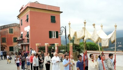 Procesja oddała hołd... bossowi mafii