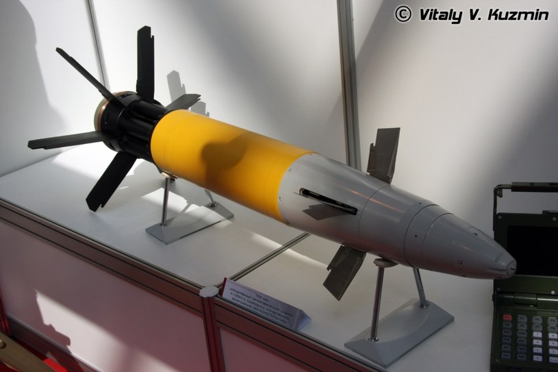 Prócz ulepszonej wersji Krasnopol-M2, Rosjanie stworzyli także Krasnopol-155, przystosowany do dział kalibru 155 milimetrów. Była to wersja eksportowa, która trafiła m.in. do Chin