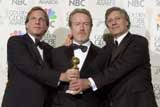 Producenci Doug Wick i David Franzoni oraz reżyser Ridley Scott ze Złoty Globem dla "Gladiatora" /