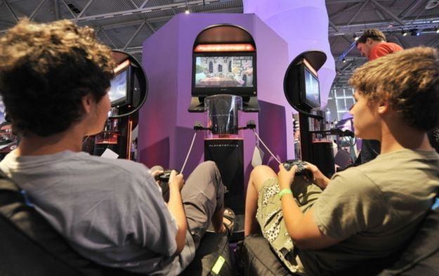 Producenci gier na konsole nie przewidzieli zachowania rynku. Czy stracą na tym gracze? /AFP