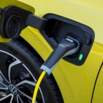 Producenci masowo wycofują się z elektryfikacji. To koniec złudzeń