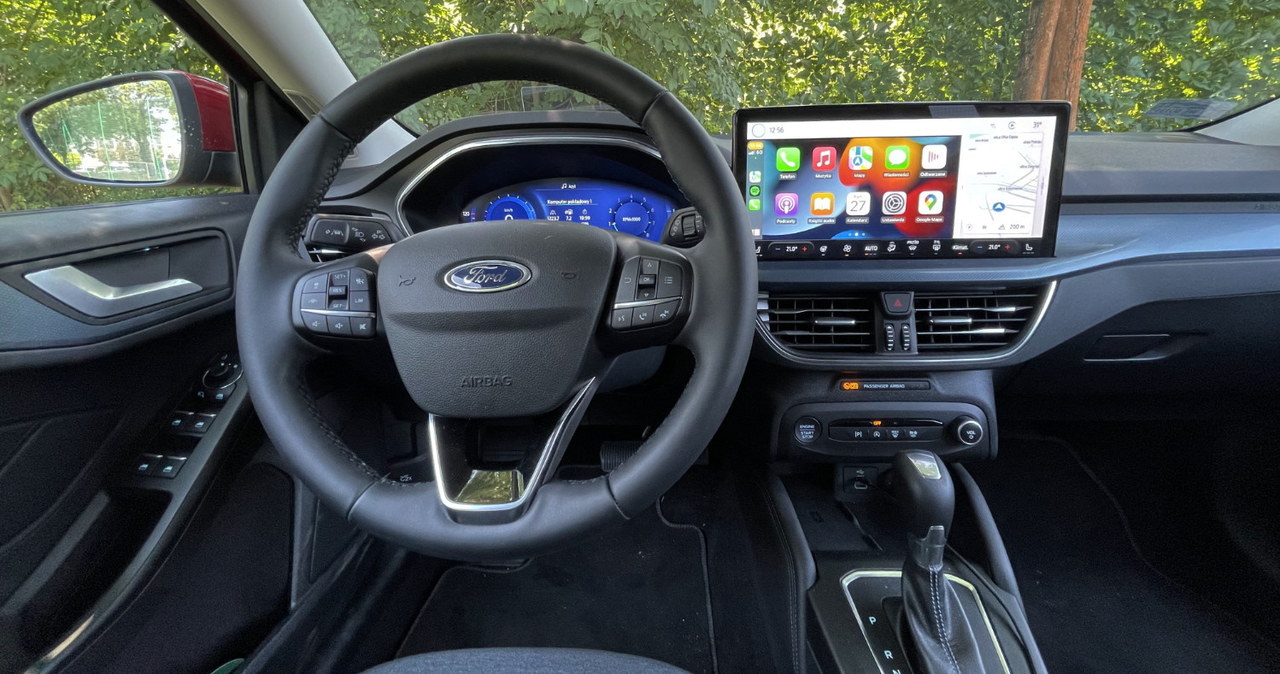 Producenci montują coraz większe ekrany LCD w samochodach. Ford Focus Active po modernizacji zyskał wyświetlacz o przekątnej 13,2 cali /Marek Wicher    /INTERIA.PL