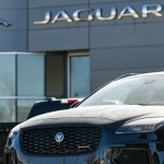 Producent Jaguara zawiesza pracę na dłużej. Koszty liczone w milionach funtów