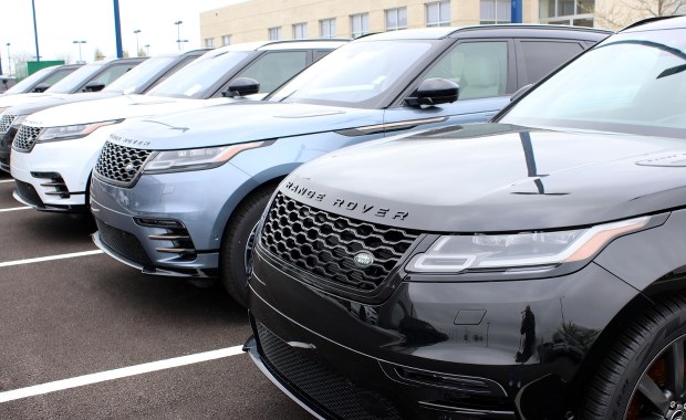 Producent luksusowych aut zawiesza dostawy do USA