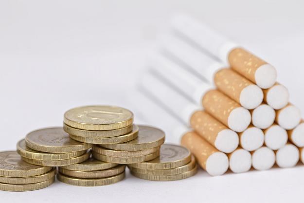 Produkcją i sprzedażą tytoniu zajmuje się w Polsce około 60 tys. osób. /&copy;123RF/PICSEL
