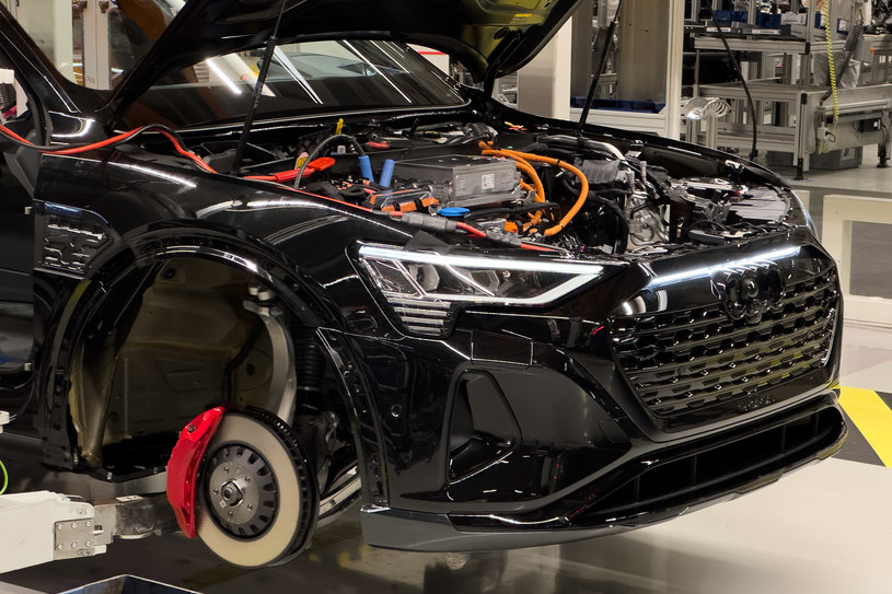 Produkcja jednego Audi Q8 e-tron zajmuje średnio 2 dni /Jan Guss-Gasiński /INTERIA.PL