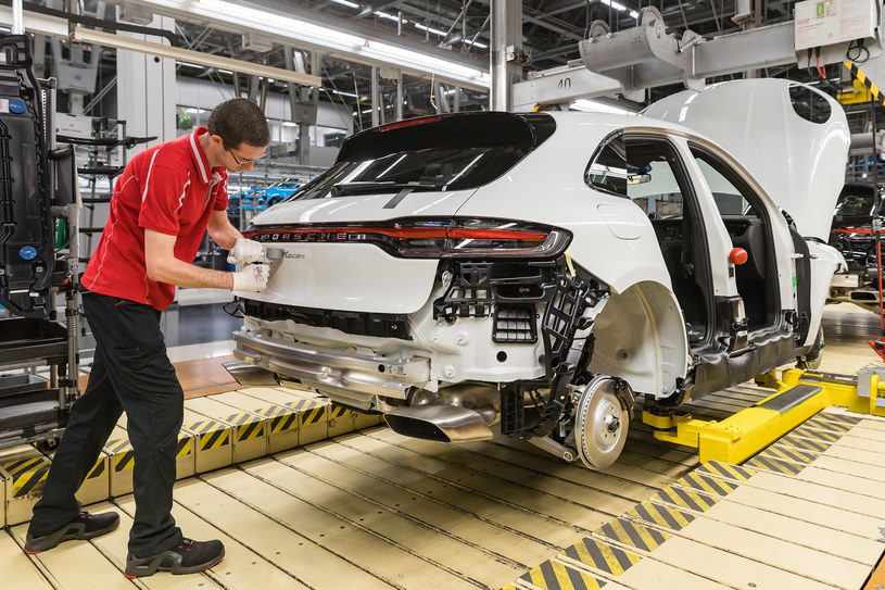 Produkcja Porsche Macana w zakładzie w Lipsku /Getty Images