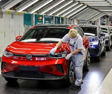 Produkcja przemysłowa w Niemczech znowu zwalnia. Ale branża motoryzacyjna na plusie