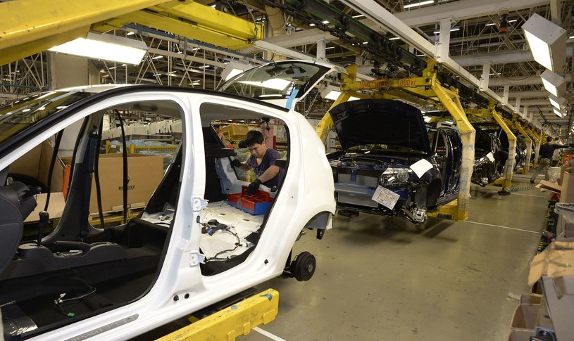 Produkcja samochodów w zakładzie Renault w Moskwie /AFP
