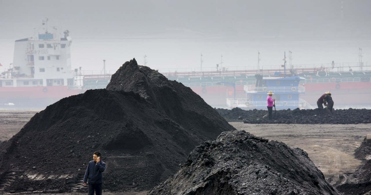 Produkcja węgla w Chinach. Średnie dzienne wydobycie wyniosło 13,36 mln ton /Tim Graham/Robert Harding /East News