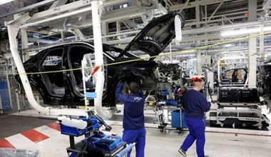 Produkowali Syreny i małe Fiaty, a potem silniki. Dziś w halach już hula wiatr
