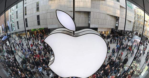 Produkty firmy Apple stały się przedmiotami pożądania mas społeczeństwa /AFP