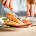 Produkty, które najkrócej zalegają w żołądku i jelitach. Organizm strawi je w kilka godzin