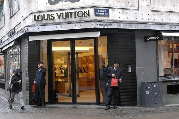 Produkty ze znakiem Louis Vuitton są chętnie podrabiane z powodu wysokiej ceny /&copy;123RF/PICSEL
