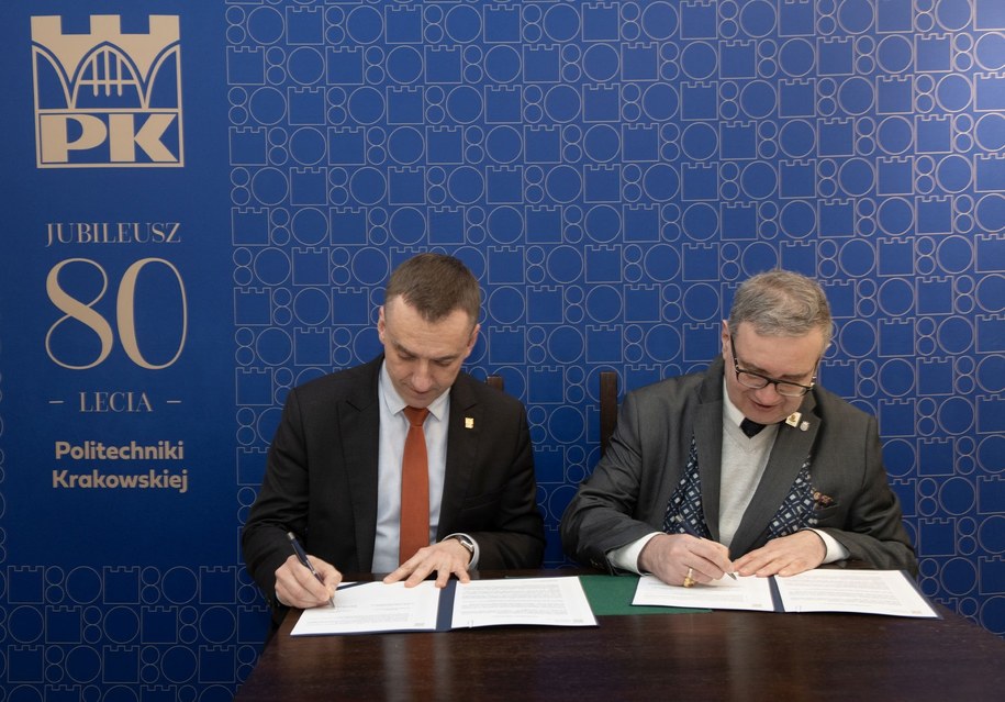 Prof. dr hab. inż. Andrzej Szarata, rektor Politechniki Krakowskiej oraz prof. Piotr Dobosz, prezes Komitetu Kopca Kościuszki /Jan Zych /Materiały prasowe