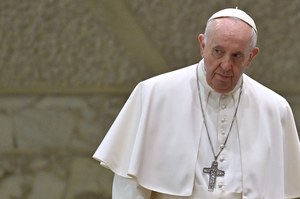 Prof. Kornat: Papież Franciszek nie chce wprost potępić Rosji. Kościół zapłaci za to wysoką cenę