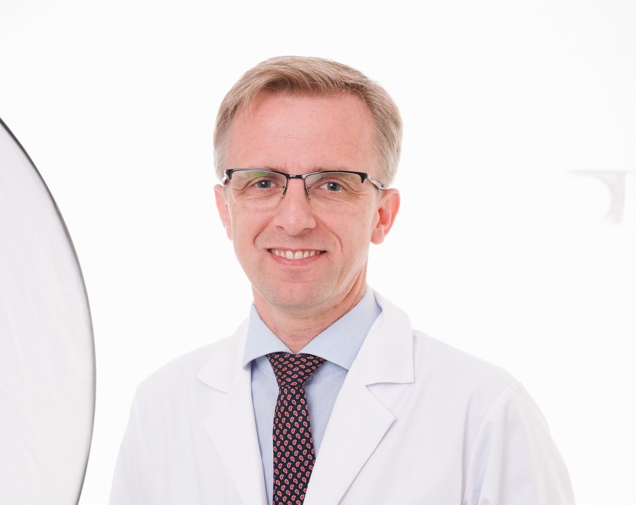 Prof. Piotr Laudański z Katedry i Kliniki Położnictwa, Chorób Kobiecych i Ginekologii Onkologicznej Wydziału Lekarskiego WUM /Fot. WUM /