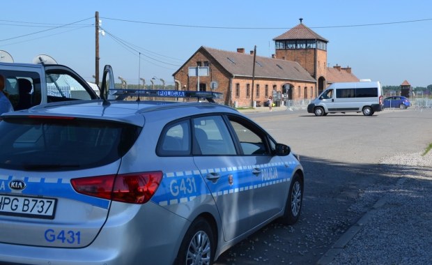 Profanacja pamięci. Pijani Finowie wtargnęli na teren obozu Auschwitz-Birkenau