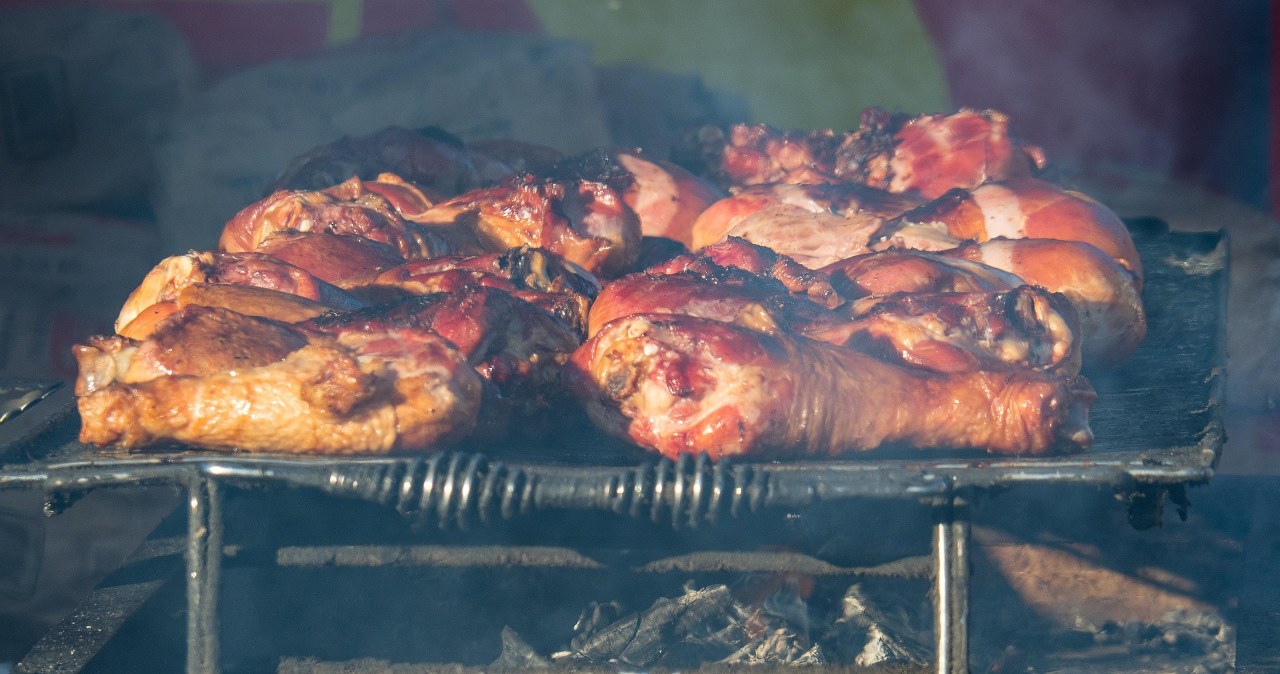 Професійні кулінари радядь запікати індичі гомілки в гірчично-медовому маринаді /pixabay.com