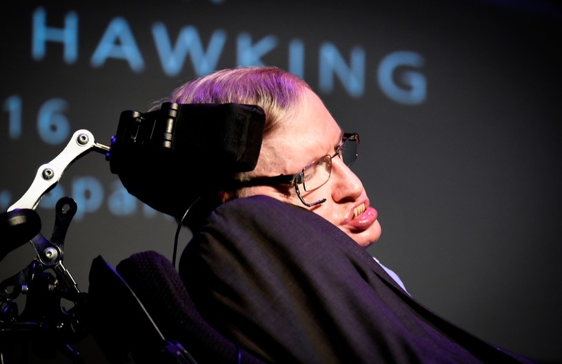 Profesor Hawking po raz kolejny radzi, aby przygotować Plan B dla mieszkańców Ziemi /AFP