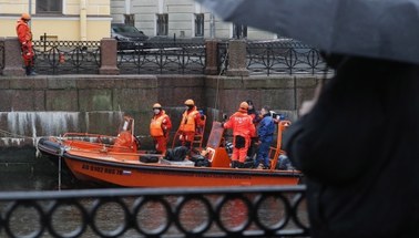 Profesor prawie się utopił, wyrzucając torbę do rzeki. W worku były odcięte ręce młodej kobiety