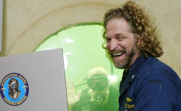 Profesor z Florydy przeżył pod wodą prawie 80 dni. Niezwykły rekord pobity