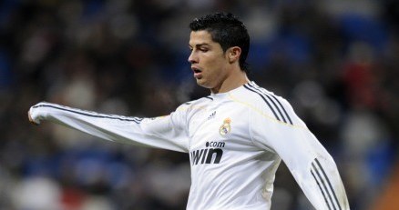 Profil Ronaldo na Facebooku śledzi 3,2 miliona użytkowników /AFP