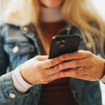 Profile jak z okładki i brutalna rzeczywistość. "Rozmowy nie wychodzą poza banały"