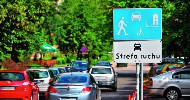 Progi i przewężenia w strefie zamieszkania nie muszą być poprzedzone ostrzeżeniami. /Motor