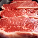 Prognoza Credit Agricole: Wzrosty cen mięsa i susza podbiją inflację w Polsce