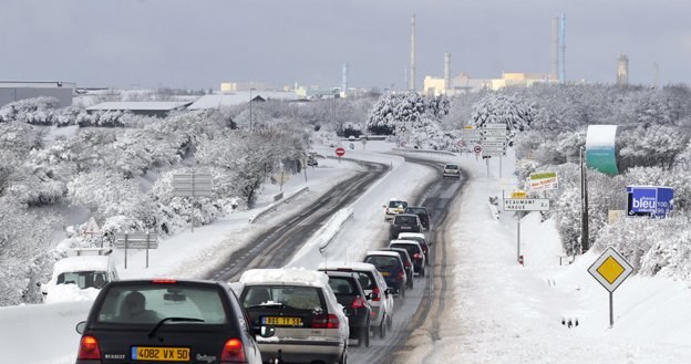 Prognozy dla francuskiej branży motoryzacyjnej na bieżący rok są nadal pesymistyczne /AFP