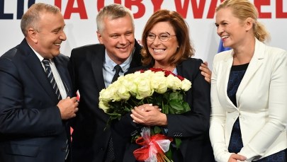 Program wyborczy KO: Premia emerytalna, niższy ZUS, remont łazienki i darmowy internet