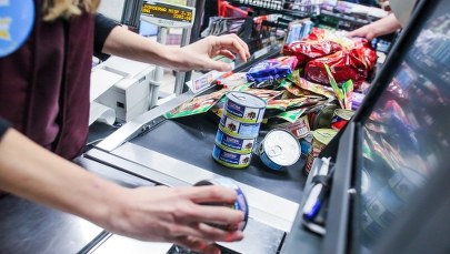 Projekt ograniczający handel w niedziele przyjęty przez sejmową komisję