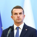 Projekt ustawy o podatku dla koncernów paliwowych przyjęty. "Powinny się podzielić"