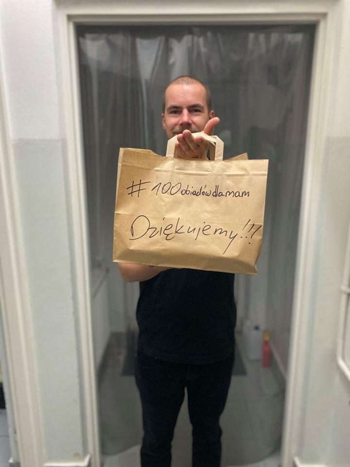 "Projekt zrodził się z naszego poczucia bezsilności i z chęci, by jakoś zareagować na zmieniającą się sytuację" /Facebook