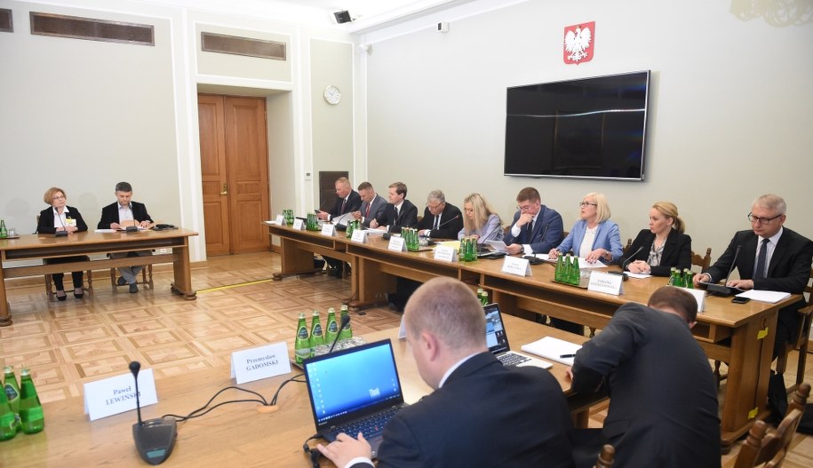 Prokurator Barbara Kijanko zeznaje przed sejmową Komisją śledczą ds. Amber Gold /Radek Pietruszka /PAP