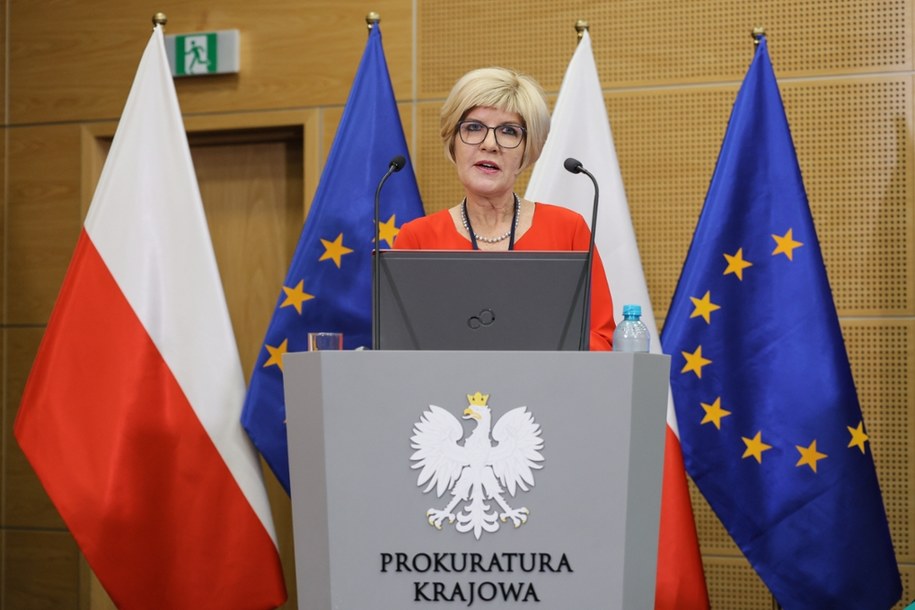 Prokurator Katarzyna Kwiatkowska prezentuje raport ws. nieprawidłowości w śledztwach w czasach PiS. /Paweł Supernak /PAP