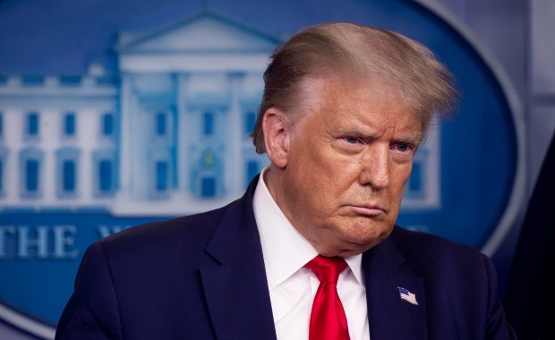 Prokurator żąda dostępu do zeznań podatkowych firm Donalda Trumpa. Prezydent powtarza slogan o "polowaniu na czarownice"