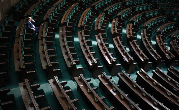 Prokuratura idzie w zaparte. Kolejny ekspert mówi "plagiat"