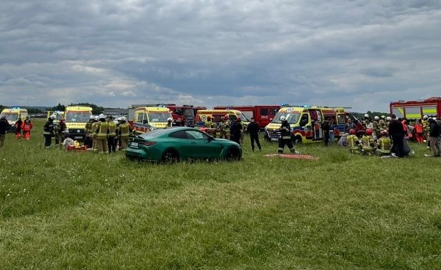 Prokuratura: Kibice byli za blisko toru. Zarzuty po wypadku na wyścigach w Krośnie