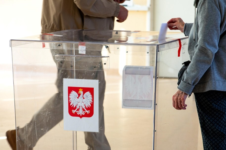 Śledczy wkraczają do akcji. Chodzi o nielegalne finansowanie spotów wyborczych