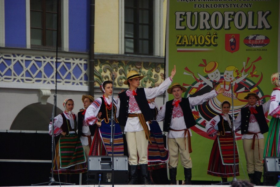 Prokuratura poszukuje podejrzanego o rasistowskie okrzyki na festiwalu Eurofolk w Zamościu /Marek BAZAK/East News /East News
