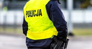 Prokuratura reaguje na intymne spotkania policjanta z dziećmi