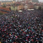 Prokuratura szuka organizatorów "czarnego protestu" w Warszawie