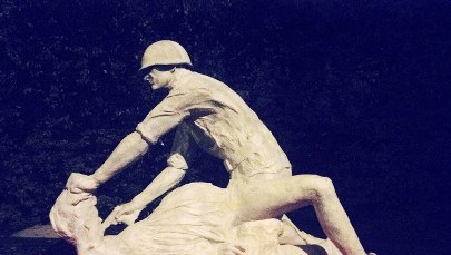 Prokuratura umorzyła sprawę dotyczącą kontrowersyjnej rzeźby 