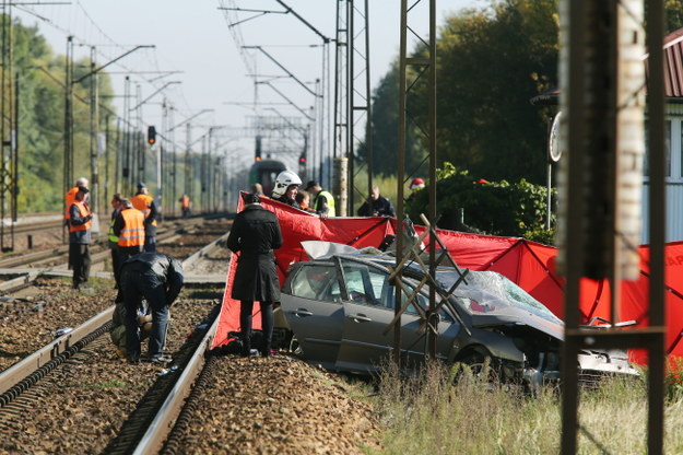 Prokuratura ustala przyczyny wypadku. /Tomasz Gzell /PAP