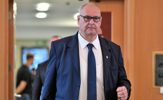 Prokuratura włącza się w konflikt rządzących z sędziami