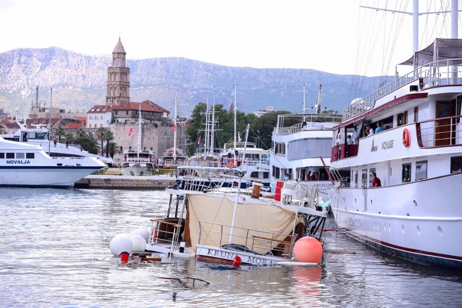 Prom uderzył w nabrzeże w Splicie /	Ivo Cagalj/PIXSELL /PAP