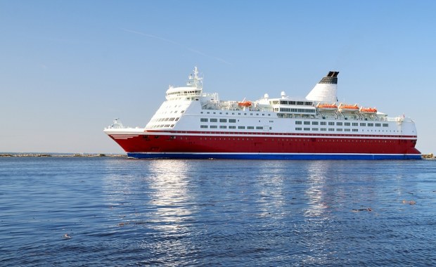 Prom z 267 osobami na pokładzie osiadł na mieliźnie. Akcja ratunkowa