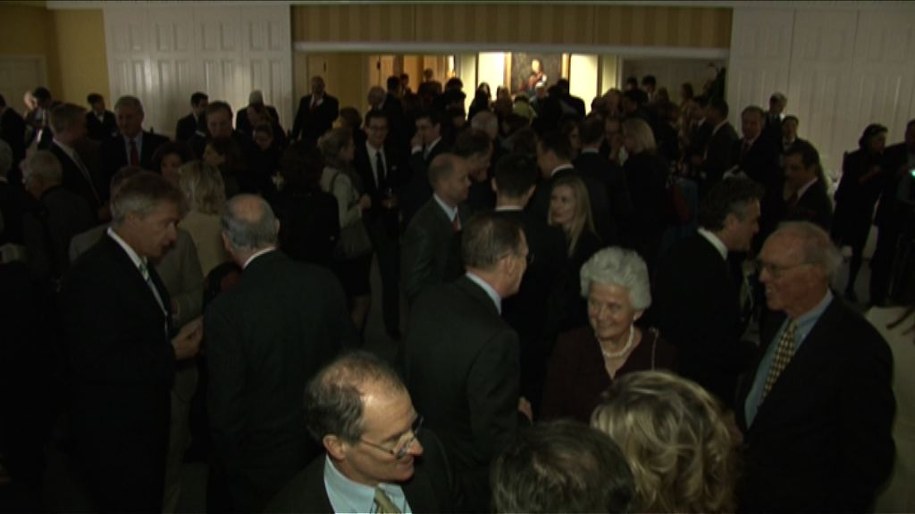 Promocja książek żony Radosława Sikorskiego w sali konferencyjno-bankietowej w rezydencji ambasadora RP /Paweł Żuchowski /RMF FM